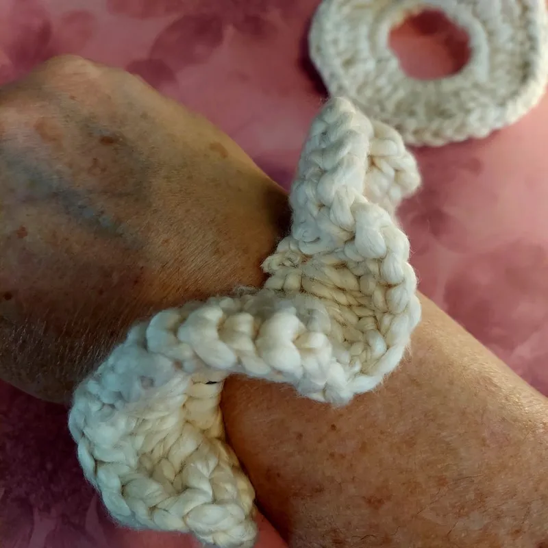 Crochet Hair Scrunchies in Ivory
